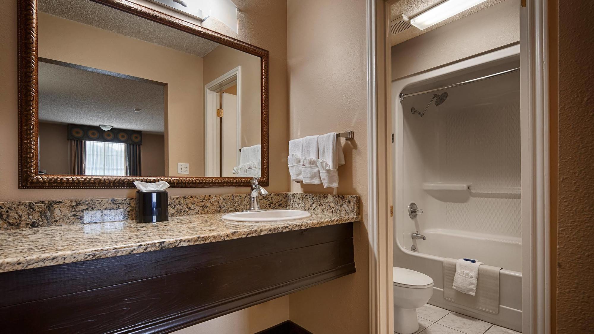 Best Western Sunday House Inn Kerrville Exterior foto